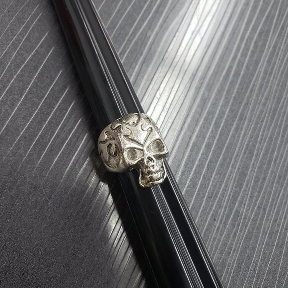 Men's size 8.5* Silver-tone Skull Ring Fashion Jewelry - Picture 1 of 5